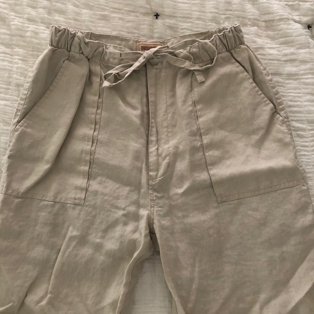Beige pants!